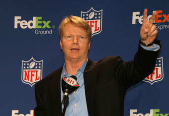 CBS NFL Analyst Phil Simms Threatens ESPN’s Desmond Howard