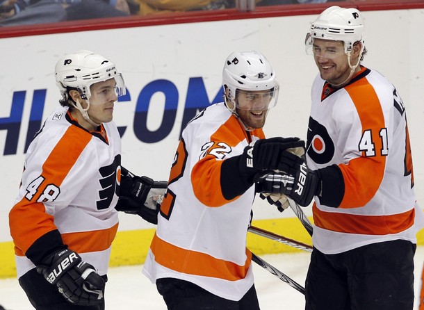 Flyers Maintain Lead with Convincing 5-2 Win Over Penguins