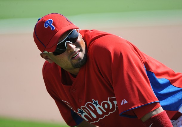 Victorino and Ibanez collide in the outfield