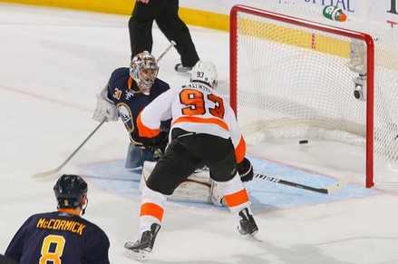 Flyers Build off Saturday Success to Take Game Three 4-2