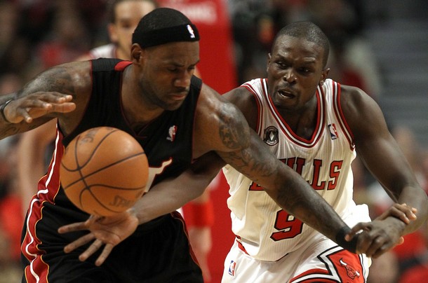 Luol Dang Outplays LeBron James As Bulls Win Game One, 103-82