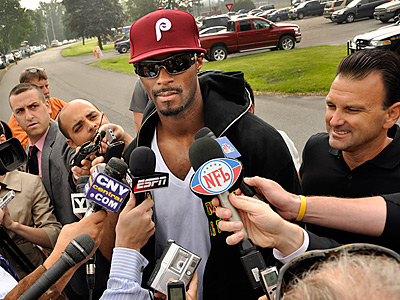 Plaxico Burress Is Released From Jail With A Phillies Cap On