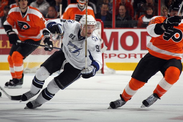 Stamkos Signs and Flyers Face Cap Restrictions