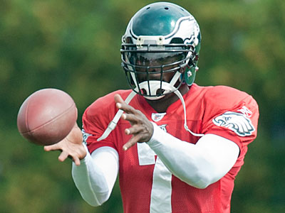 Michael Vick Is In Helmet And Practicing Again