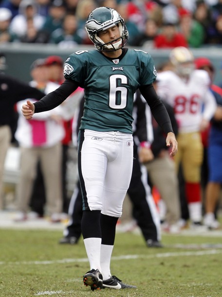 Rookie Kicker Henery Misses Two Easy Field Goals, As Akers Watches