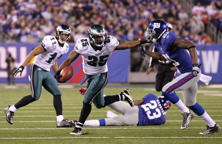 LeSean McCoy Continues To Outshine Other NFL Running Backs