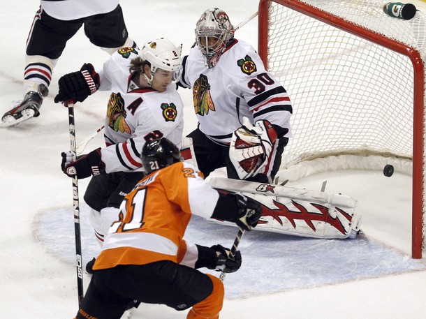Flyers Hold Off Late Rally To Clip Blackhawks 5-4