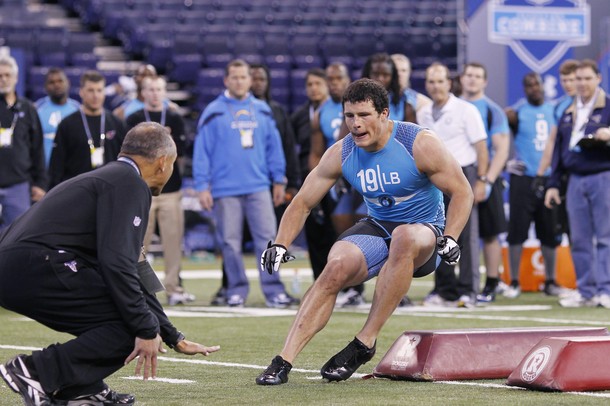 Boston College MLB Luke Kuechly Runs A 4.50 Forty Yard Dash