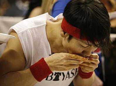 Takeru Kobayshi Shatters Wing Bowl Record By Eating 337 Wings