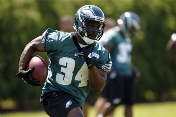 Eagles’ Coaches Anxious To See Bryce Brown-Dion Lewis Competition