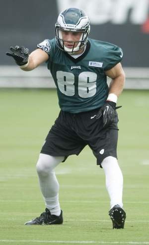 Rookie Zach Ertz And Other Tight Ends Off To A Good Start