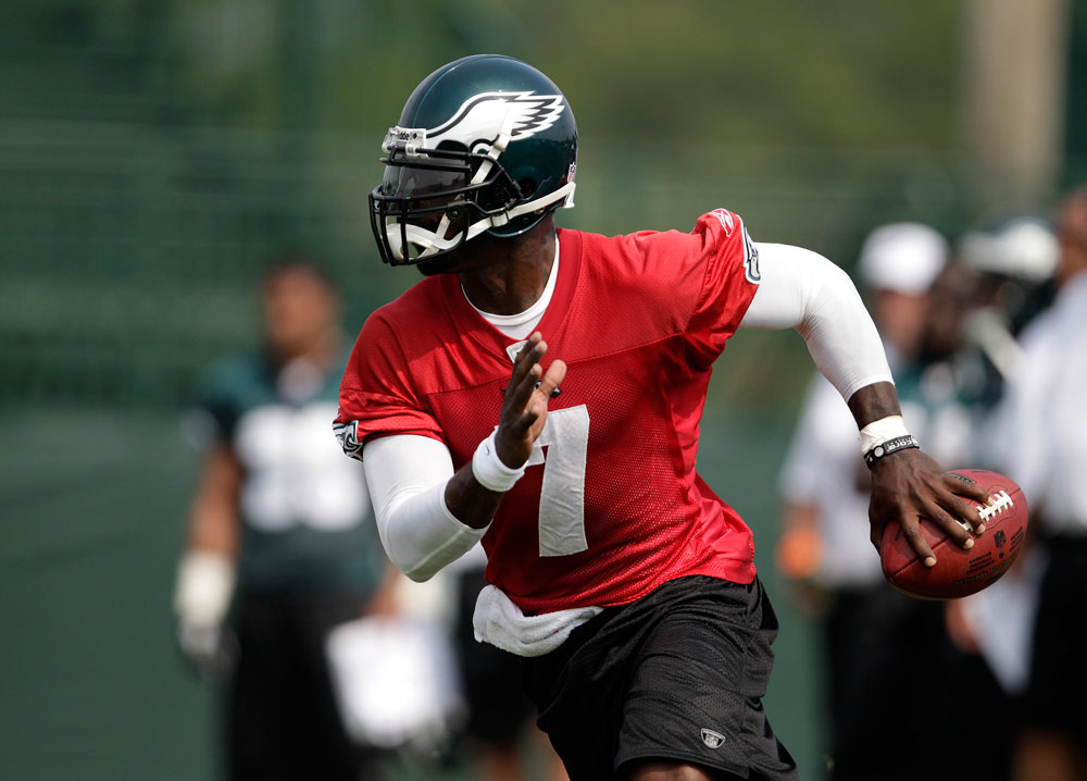 Michael Vick’s Teammates Feel He Fits Chip Kelly’s Offense