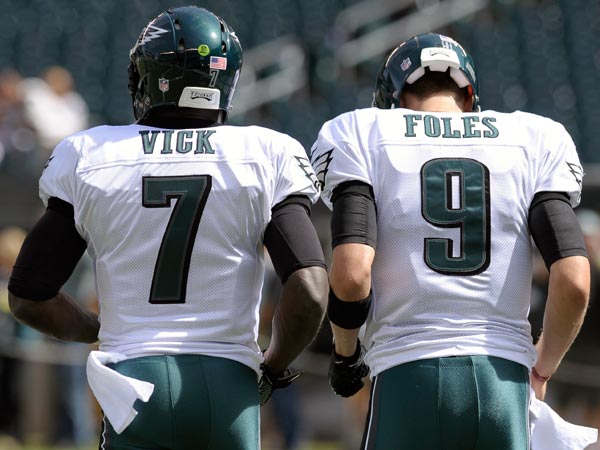 Michael Vick Steps Out Of Way For Foles And The Team
