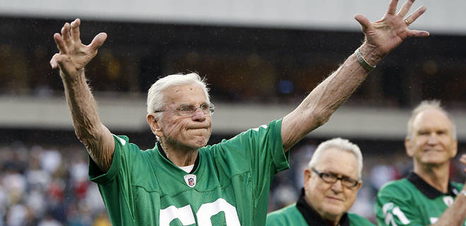The Greatest Eagle Ever Chuck Bednarik Passes