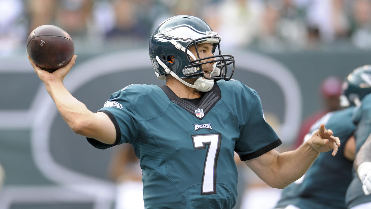 Ron Jaworski On Sam Bradford:  “He’s plainly got to play better. He’s favoring the leg”