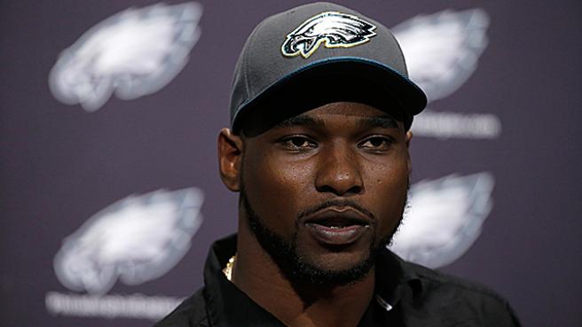 Report: Eagles LB Bradham Defending Girlfriend In Assault