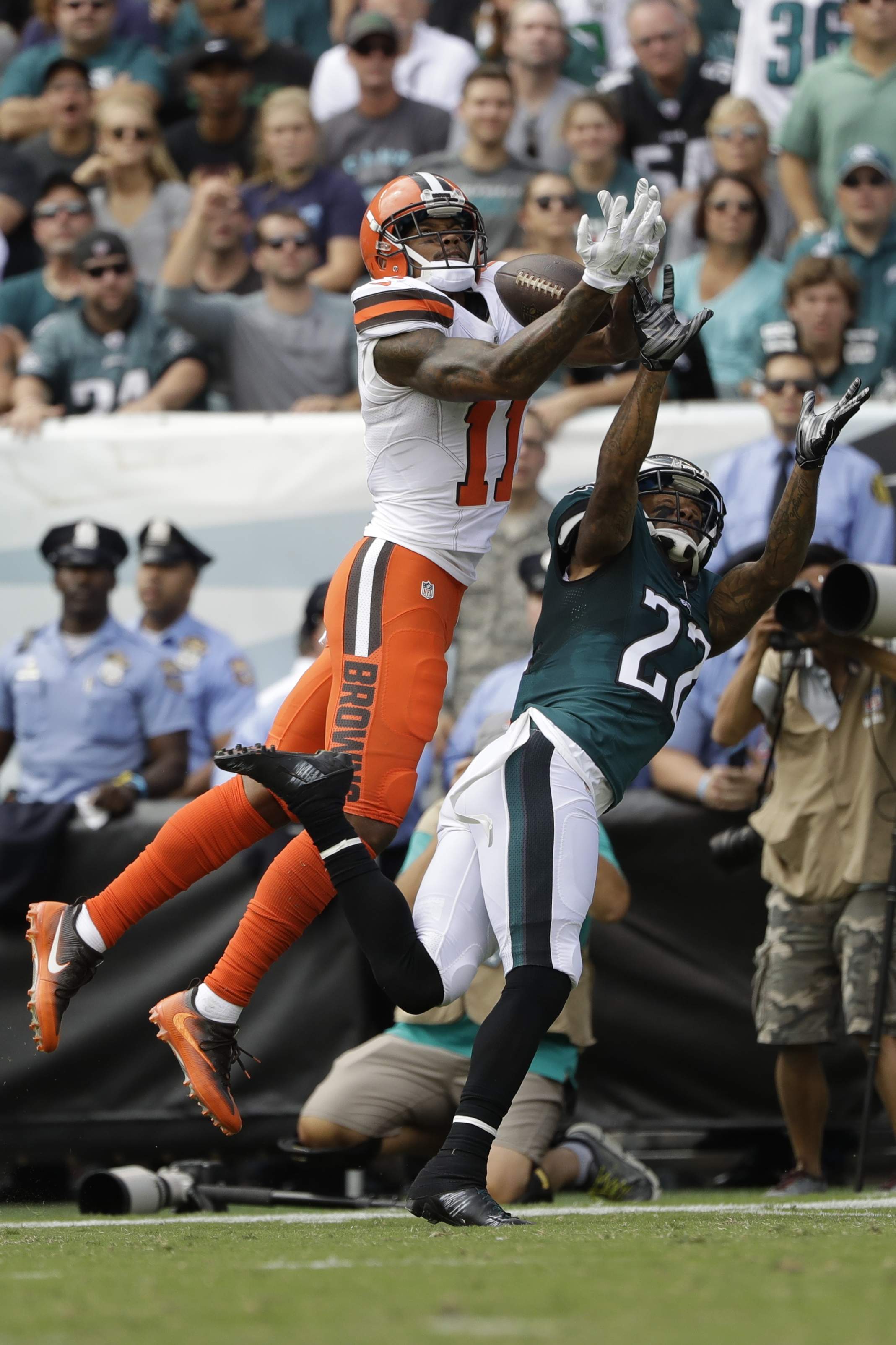 Bears Are Likely To Target Eagles Cornerbacks