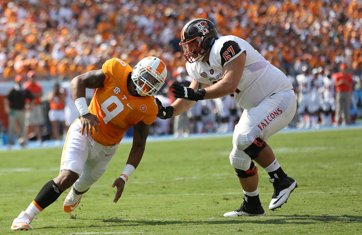 Taking A Close Look At Derek Barnett – Podcast