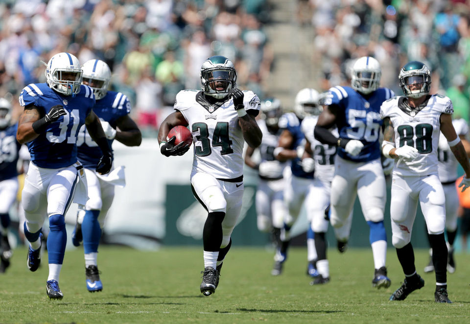 Eagles Bring Back Running Back Kenjon Barner