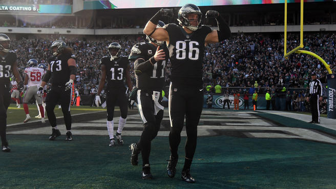 Eagles Tight End Zach Ertz Continues His Record Setting Season