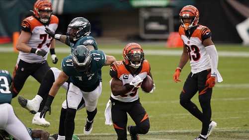 Eagles remain winless after tie with Bengals