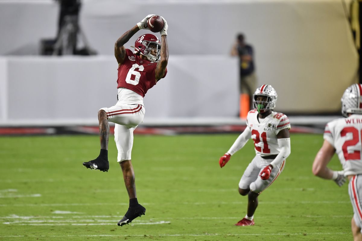 Philadelphia Eagles moved up to 10 for Alabama WR Devonta Smith