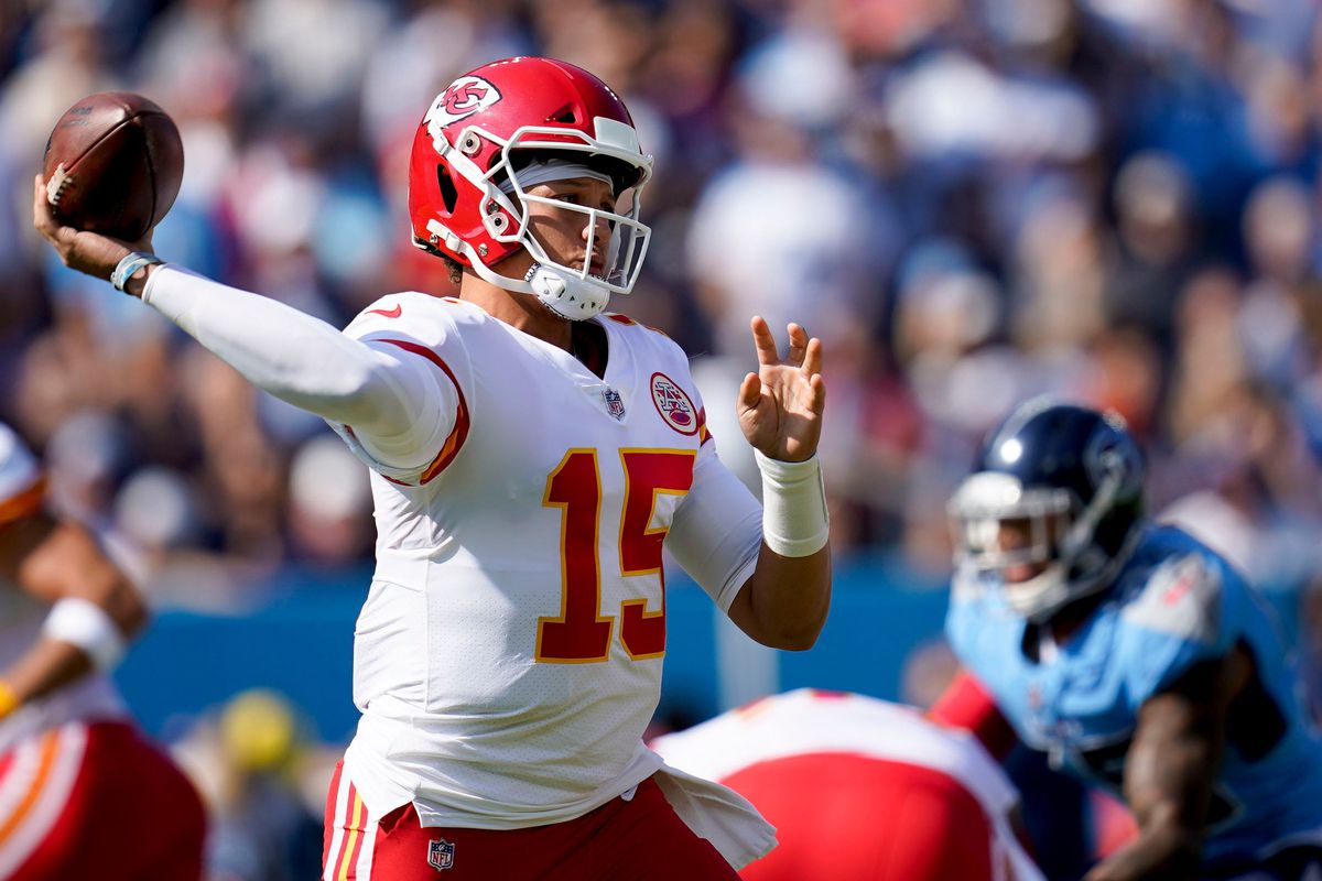 The Eagles “D” Must Contain Patrick Mahomes & His Weapons