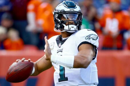 Should Eagles Answer QB Questions Or Try To Win?
