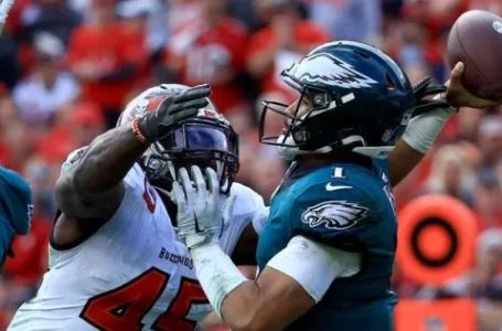 Bucs Dominate The Eagles 31-15