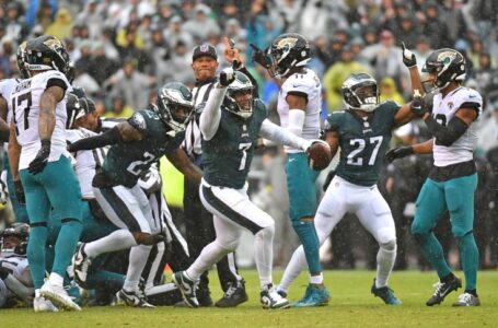 Eagles With Comeback Victory Over Jaguars
