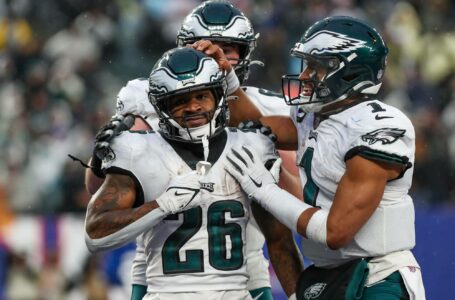 Eagles Embarrass The Helpless Giants 48-22